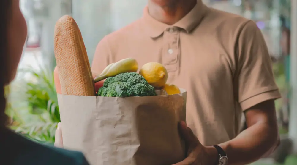 Весна без пакетів: зручна доставка продуктів додому з Zakaz доставка продуктів